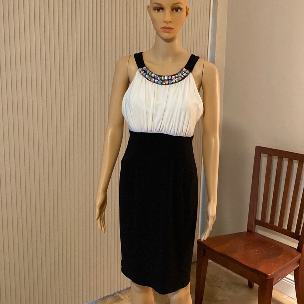 AA Studio Cocktail dress Beading at front neckline size 10 very good preowned